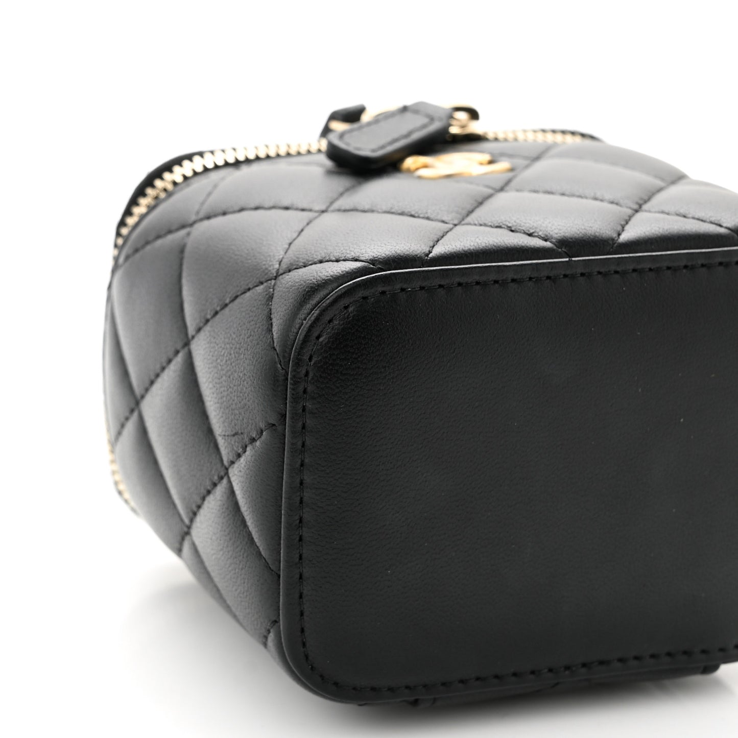 Lambskin Quilted Mini Pearl Crush Vanity Case With Chain Black