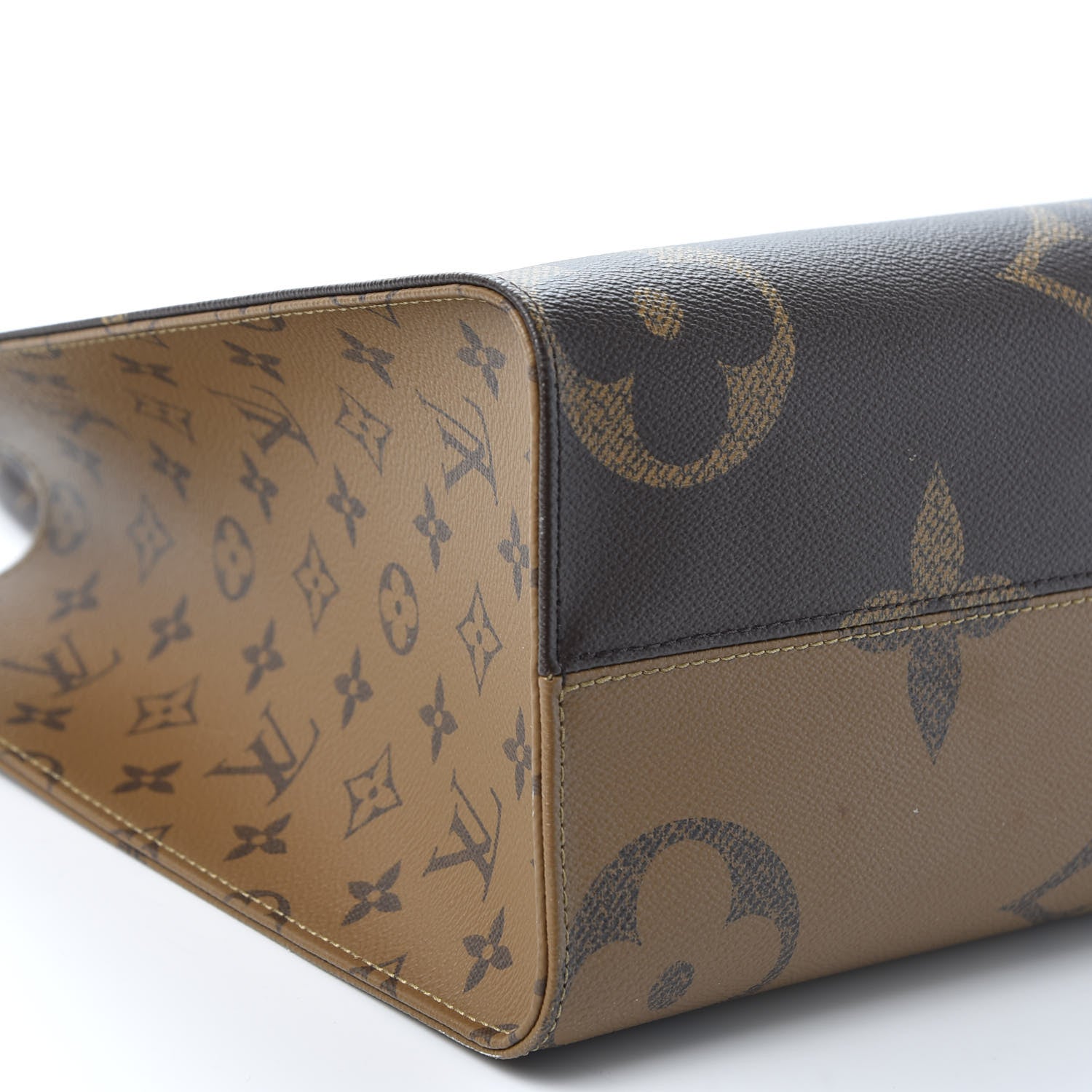 Louis Vuitton Reverse Monogram Giant Onthego MM 5 of 11