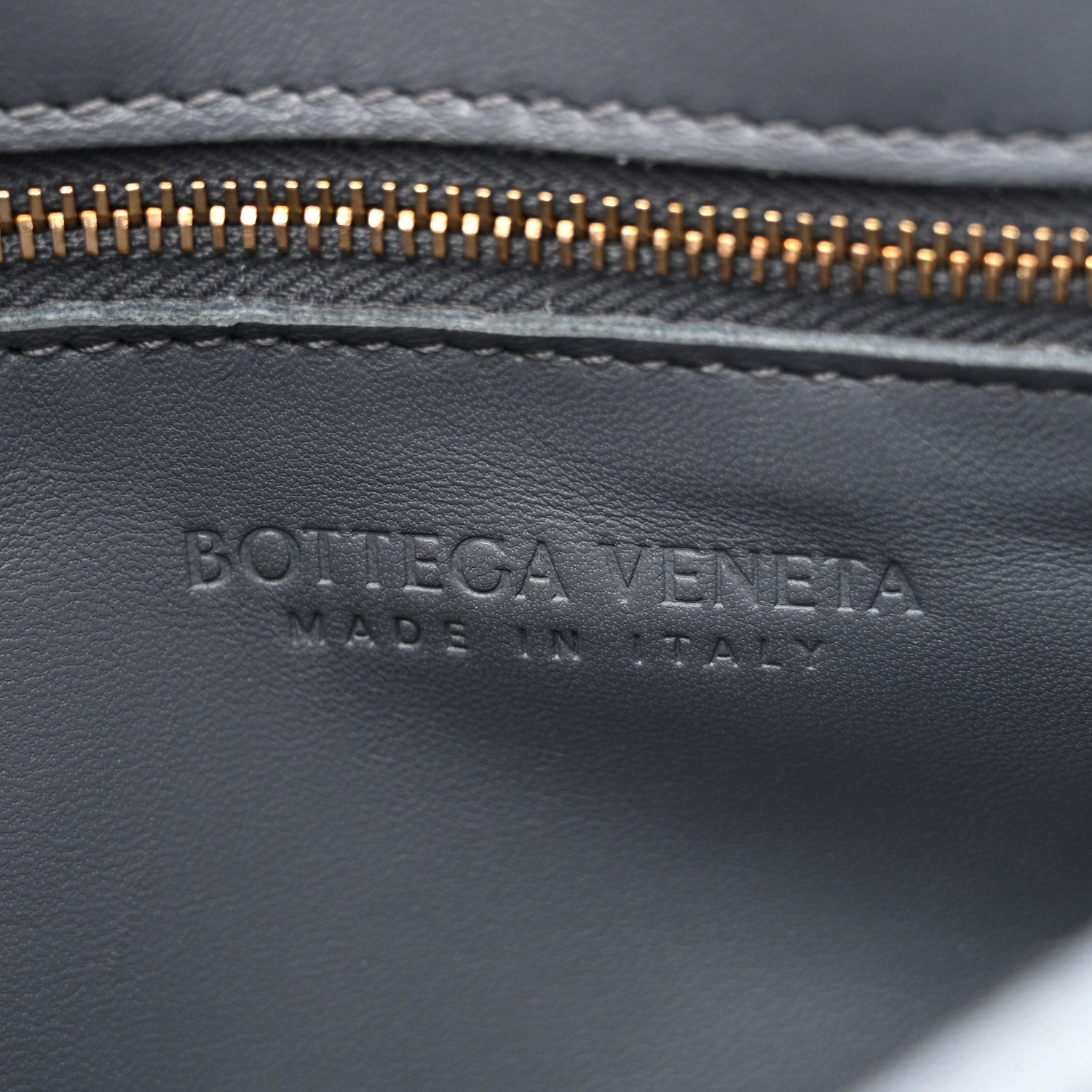Bottega Veneta Grained Calfskin Maxi Intrecciato Cassette