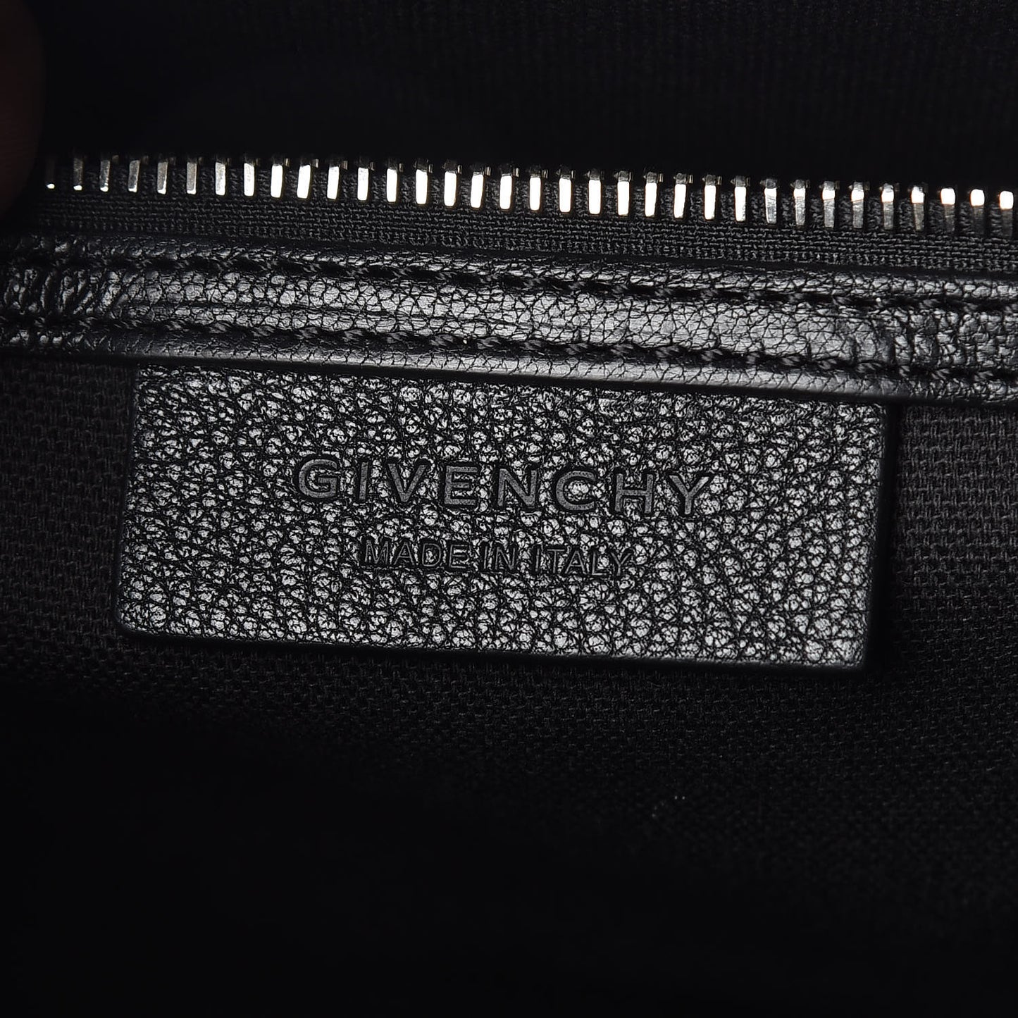 Sugar Goatskin Medium Antigona Black