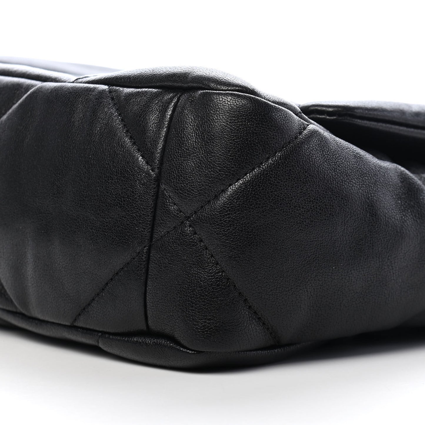 Lambskin Quilted Medium Chanel 19 Flap Black