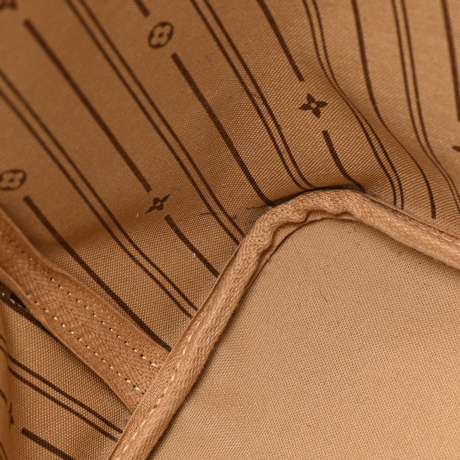 Louis Vuitton Monogram Neverfull MM 13 of 21
