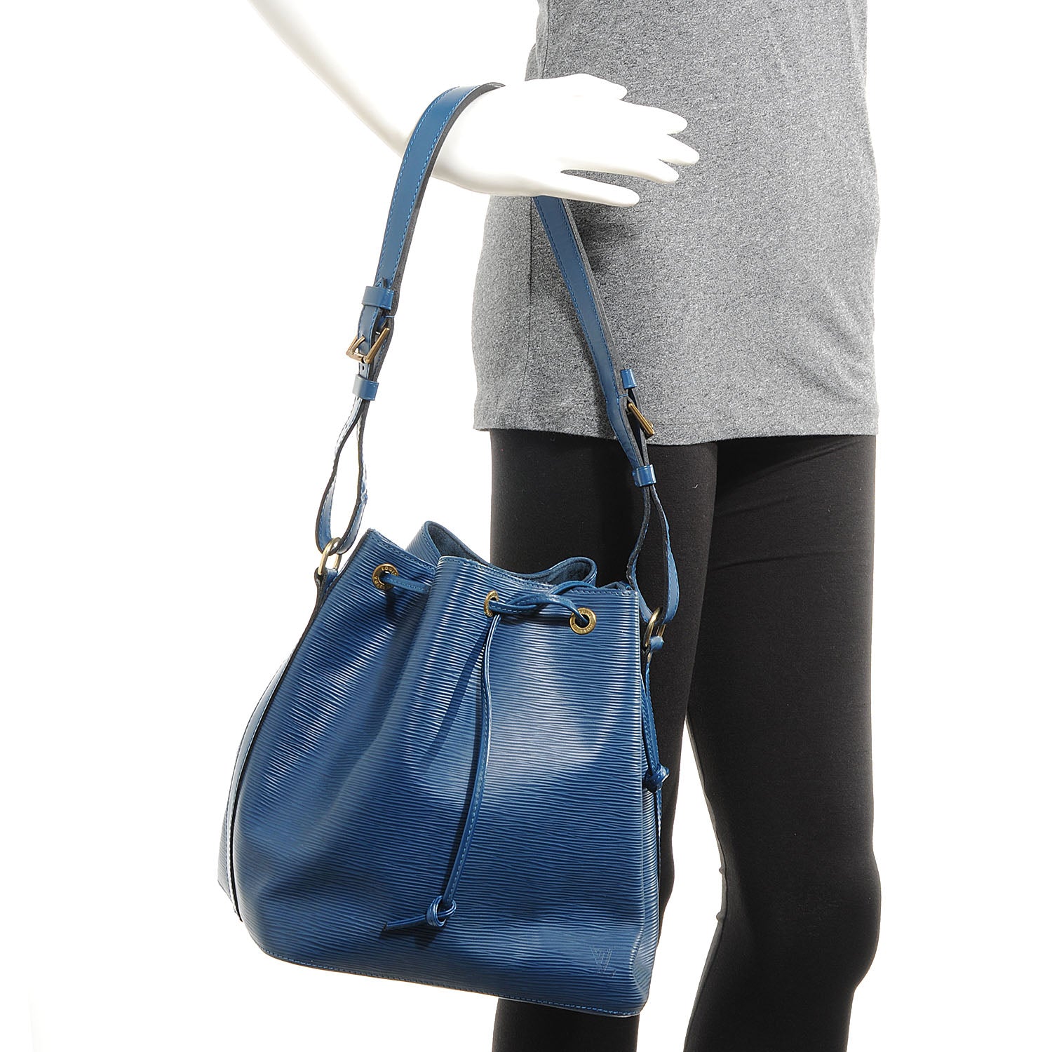 Louis Vuitton Epi Noe Toledo 2 of 7