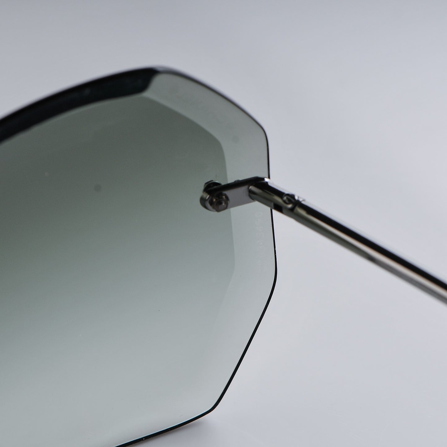 Metal Spring Round Sunglasses 4220 Gunmetal Green