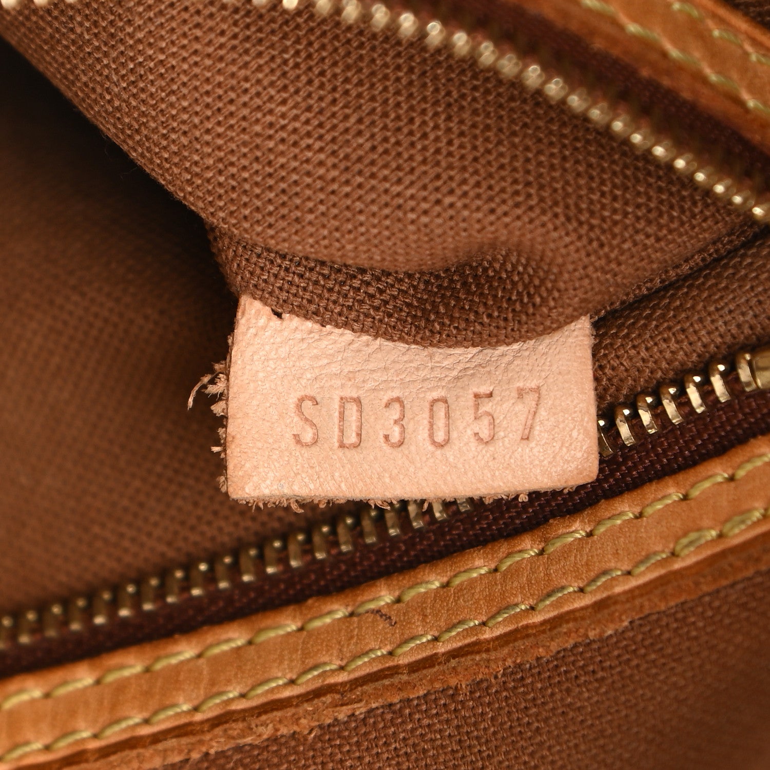 Louis Vuitton Monogram Batignolles Horizontal 7 of 12