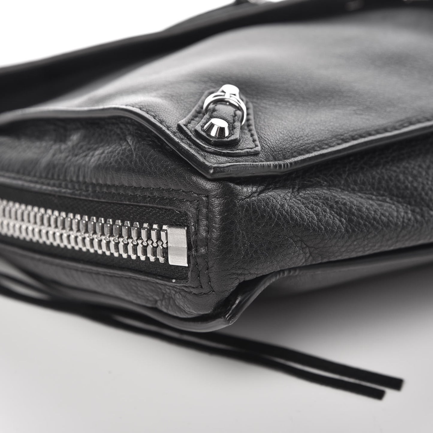 Veau Papier Sight Clutch Black