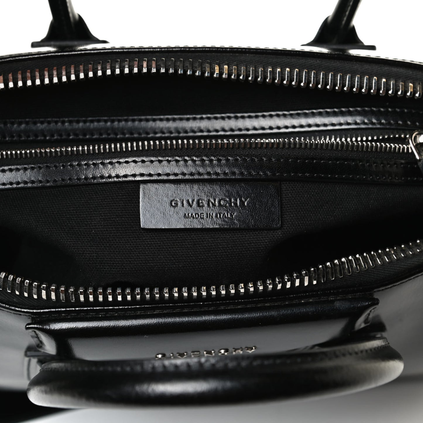 Shiny Lord Calfskin Medium Antigona Black