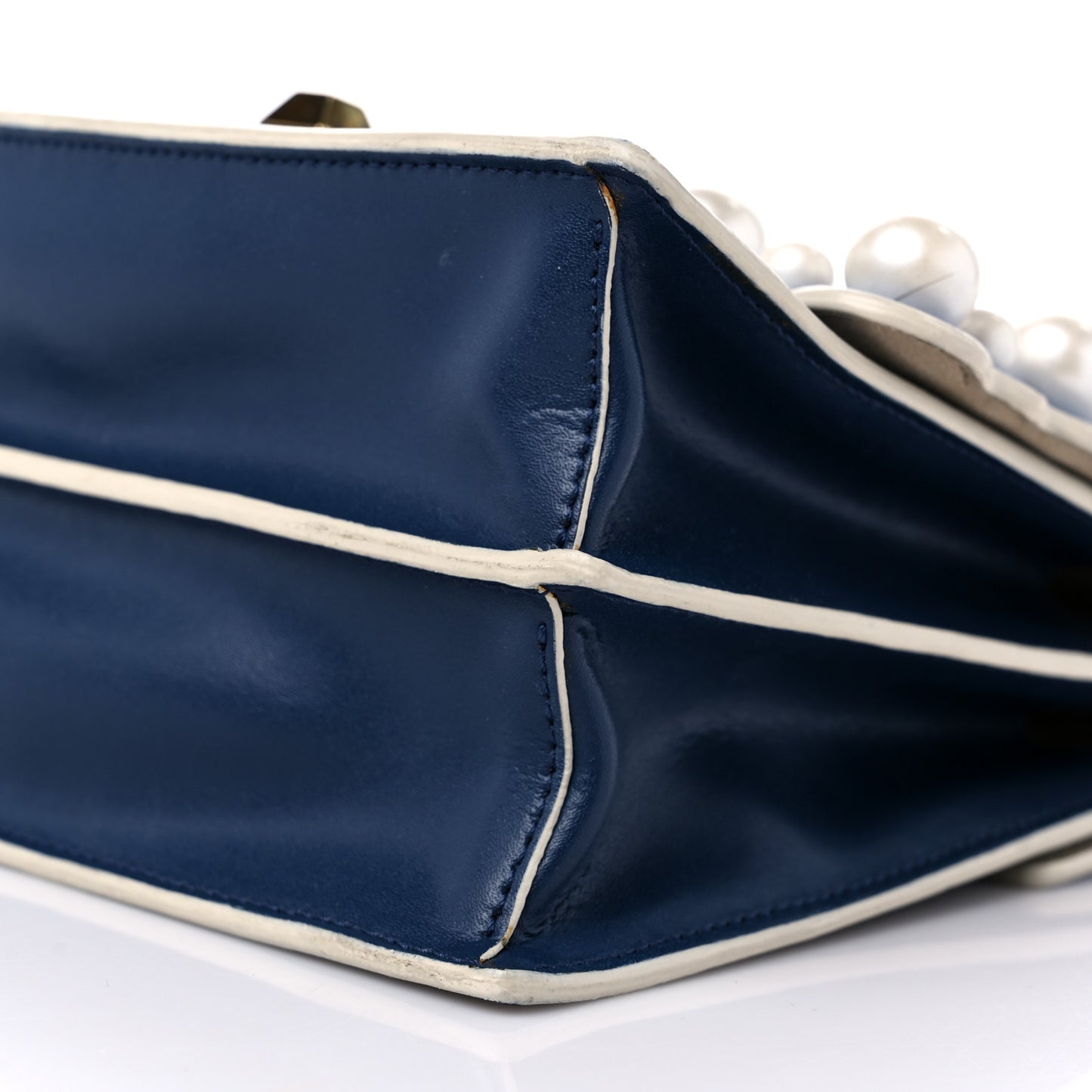 Vitello Liberty Pearl Scalloped Small Kan I Shoulder Bag Nebula Blu Scuro