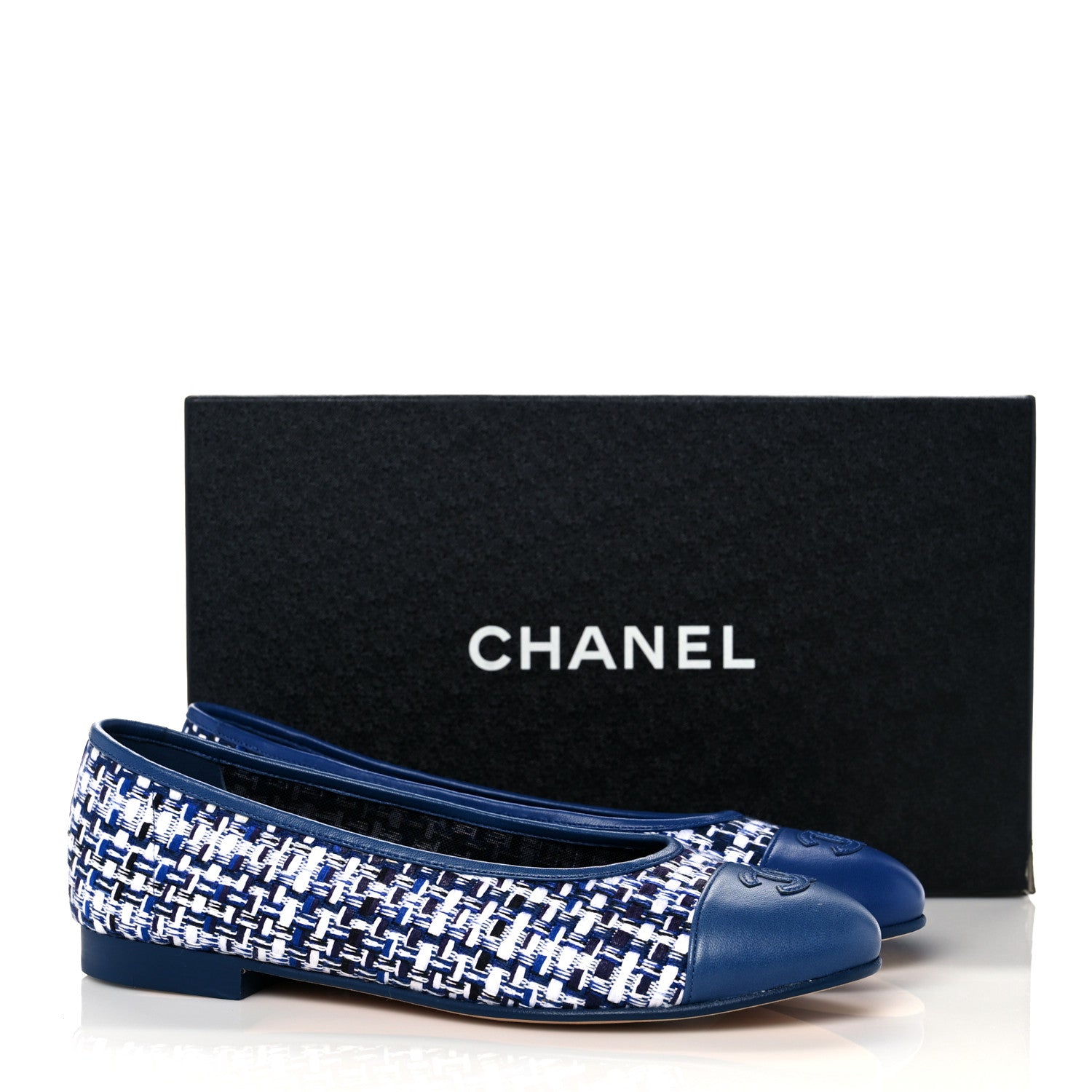Chanel Tweed Lambskin CC Cap Toe Ballerina Flats 37.5 White Blue 9 of 9