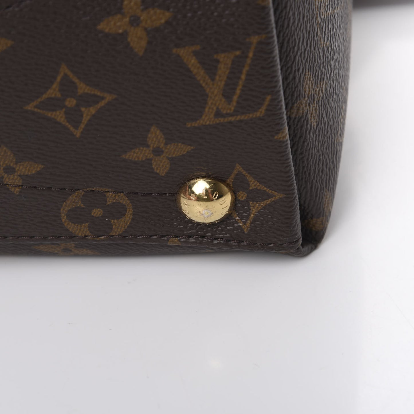 Monogram V Tote MM Black