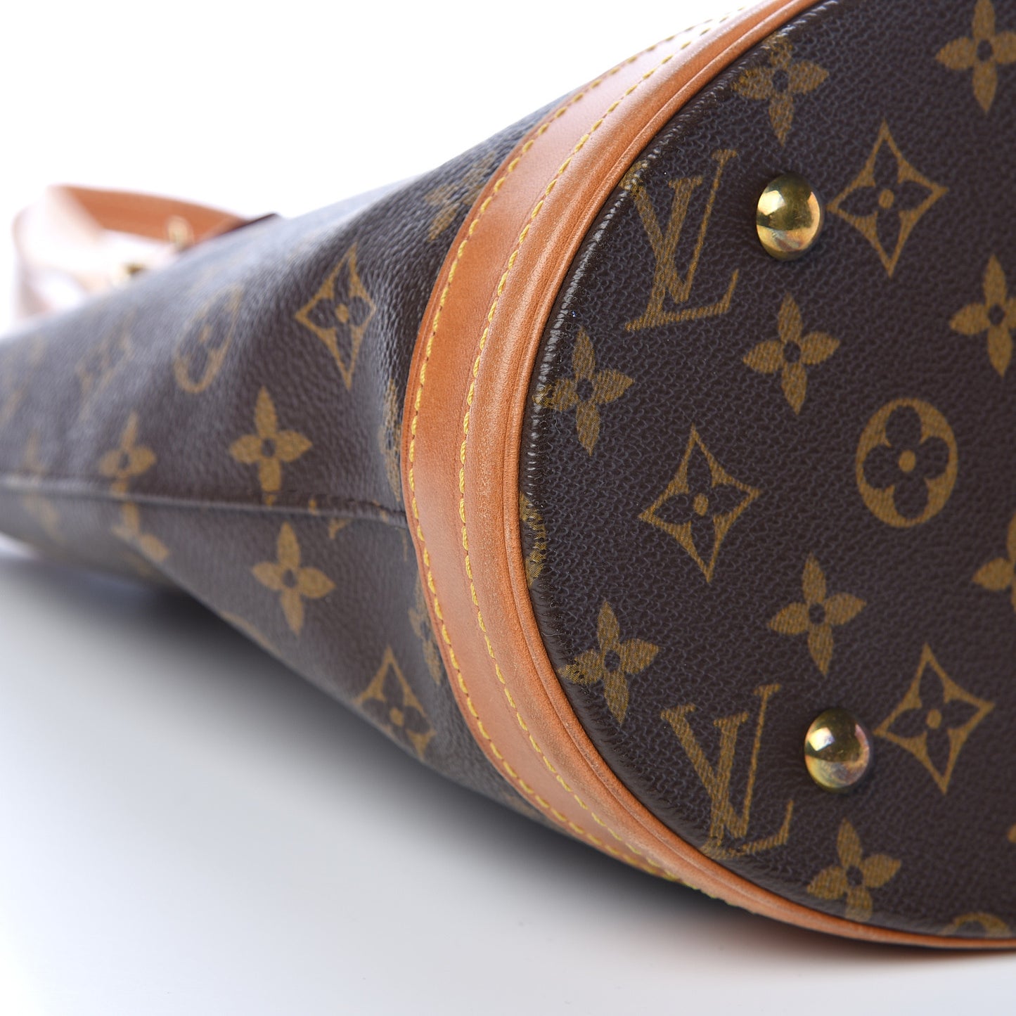 Monogram Petit Bucket 23