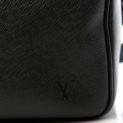 Louis Vuitton Taiga Kendall PM Epicea 8 of 8