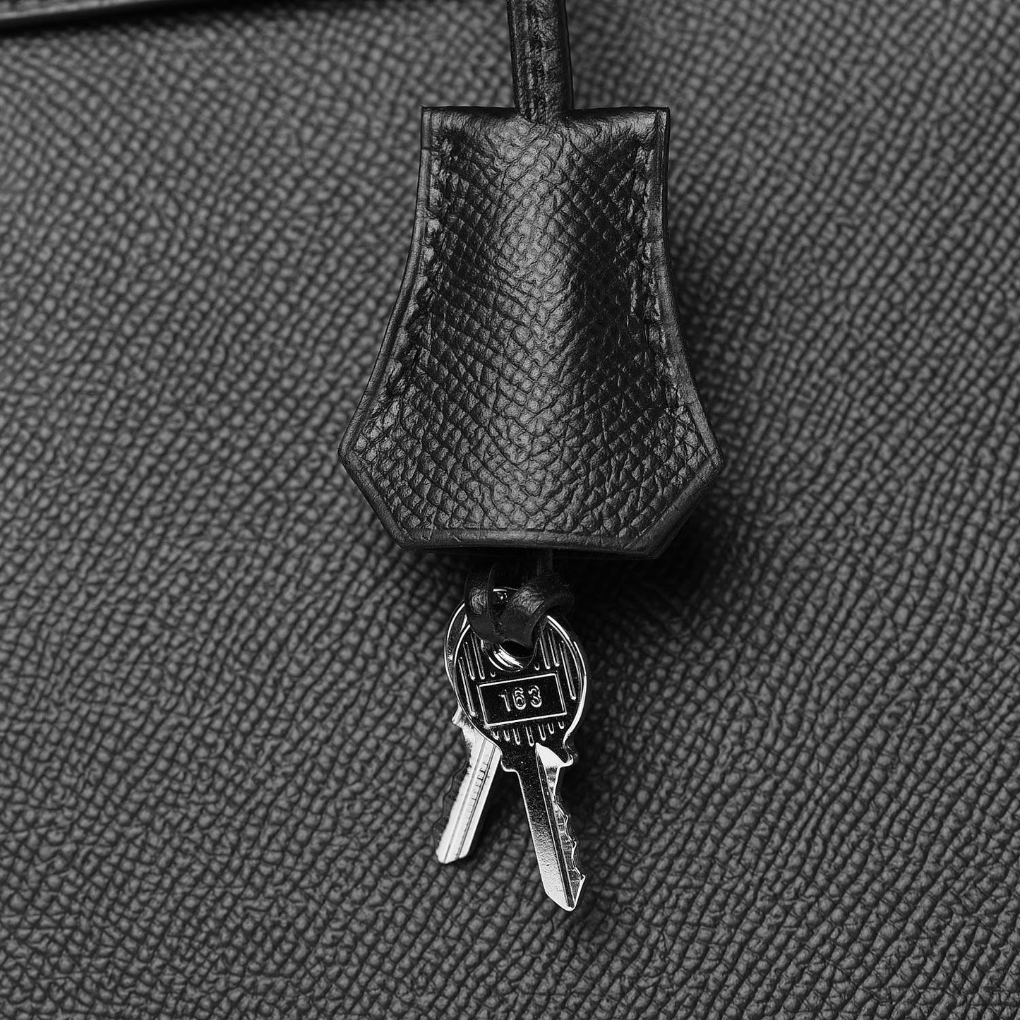 Epsom Kelly Sellier 35 Black