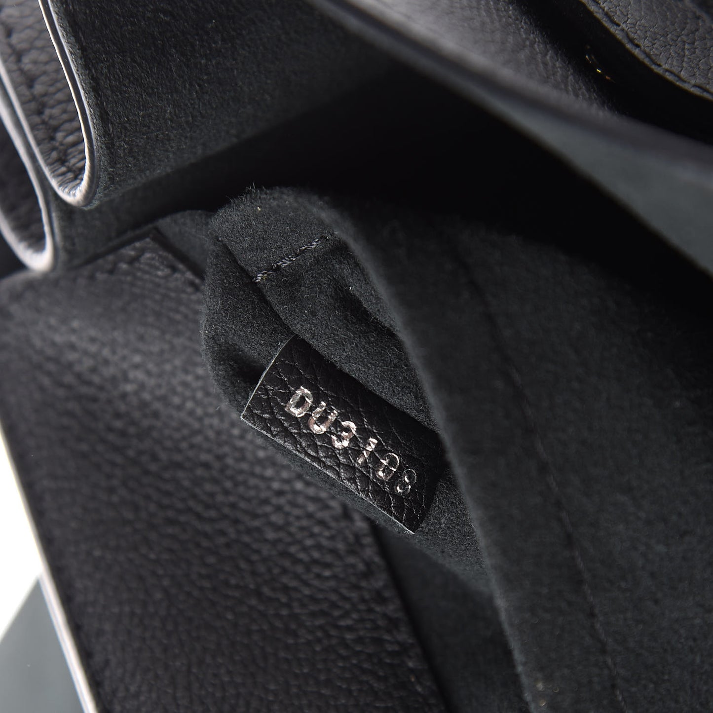 Soft Calfskin Lockme Ever Black