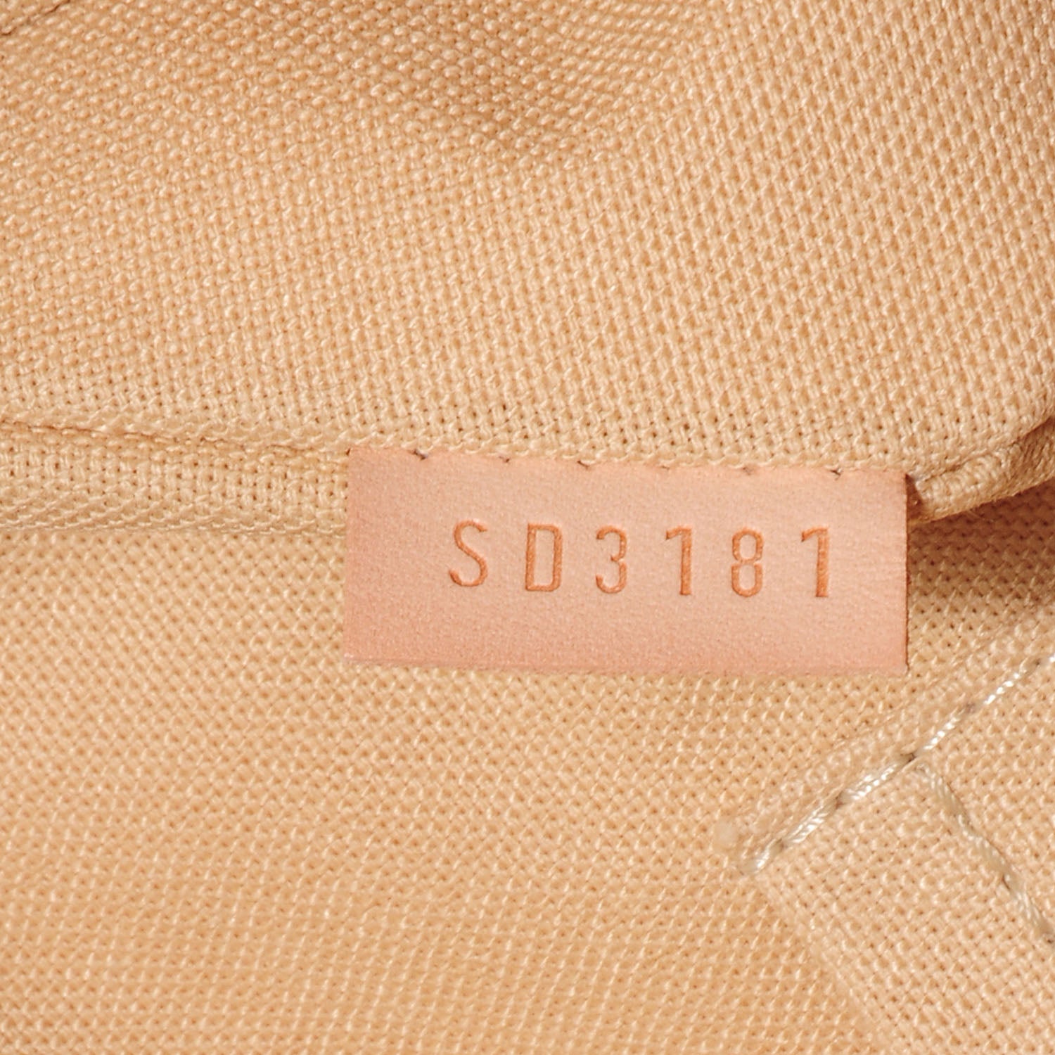 Louis Vuitton Damier Azur Siracusa GM 7 of 7