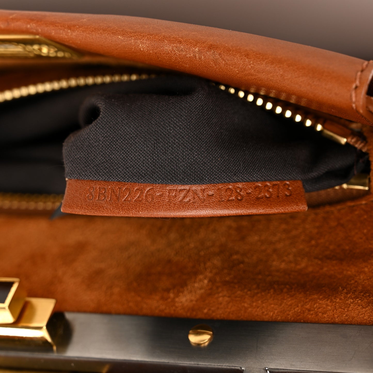 Vitello Suede Medium Peekaboo Iconic Satchel Cuoio Rame Moro