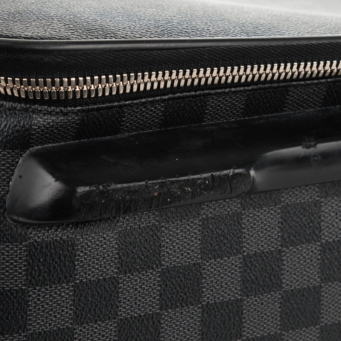 Damier Graphite Pegase 65
