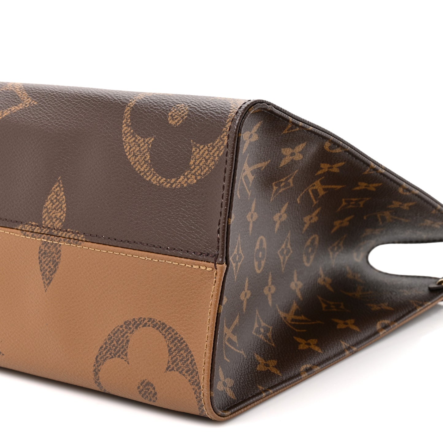Reverse Monogram Giant Onthego MM