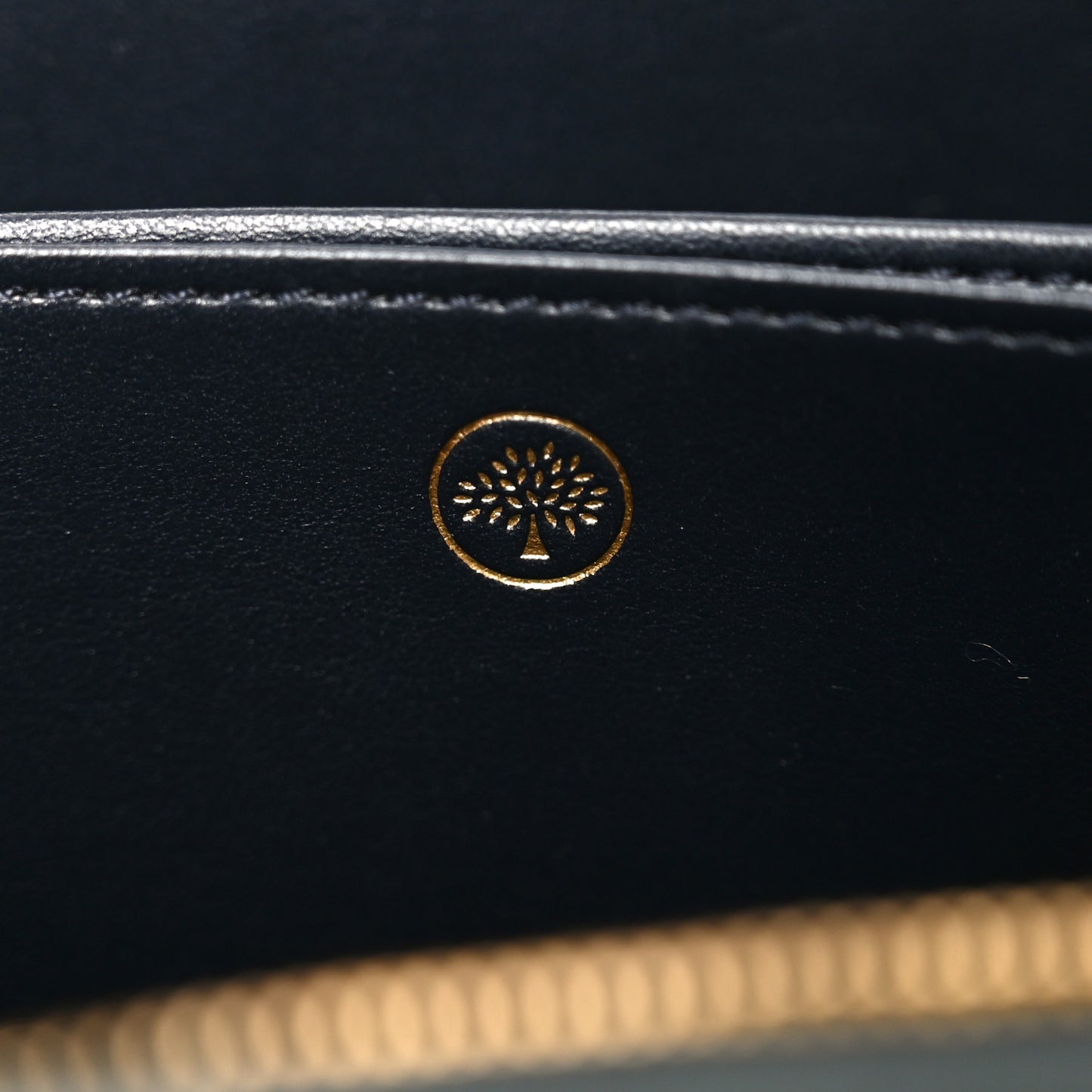 Heavy Grain Calfskin Iris Wallet On Chain Mulberry Green