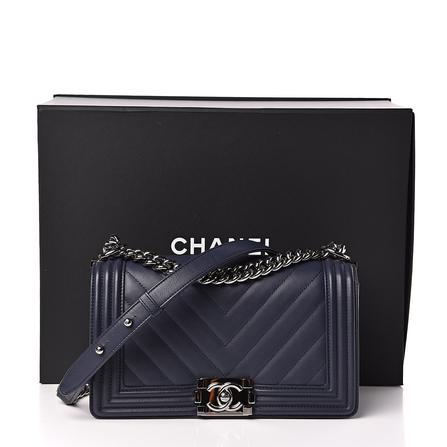 Chanel Calfskin Chevron Medium Boy Flap Navy 10 of 10