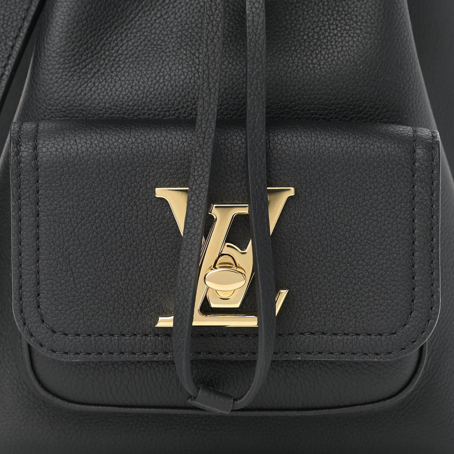 Calfskin Lockme Bucket MM Black