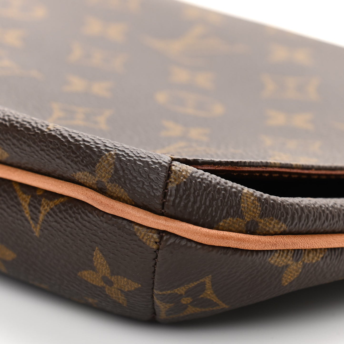 Monogram Musette Tango