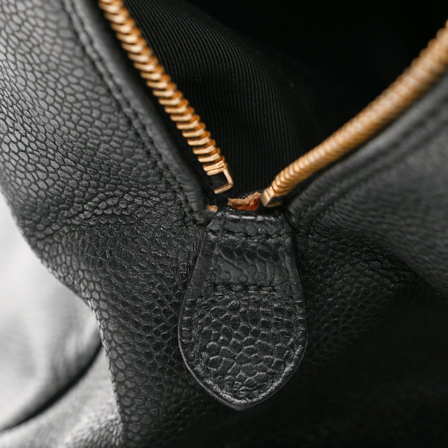 Caviar CC Shoulder Bag Black