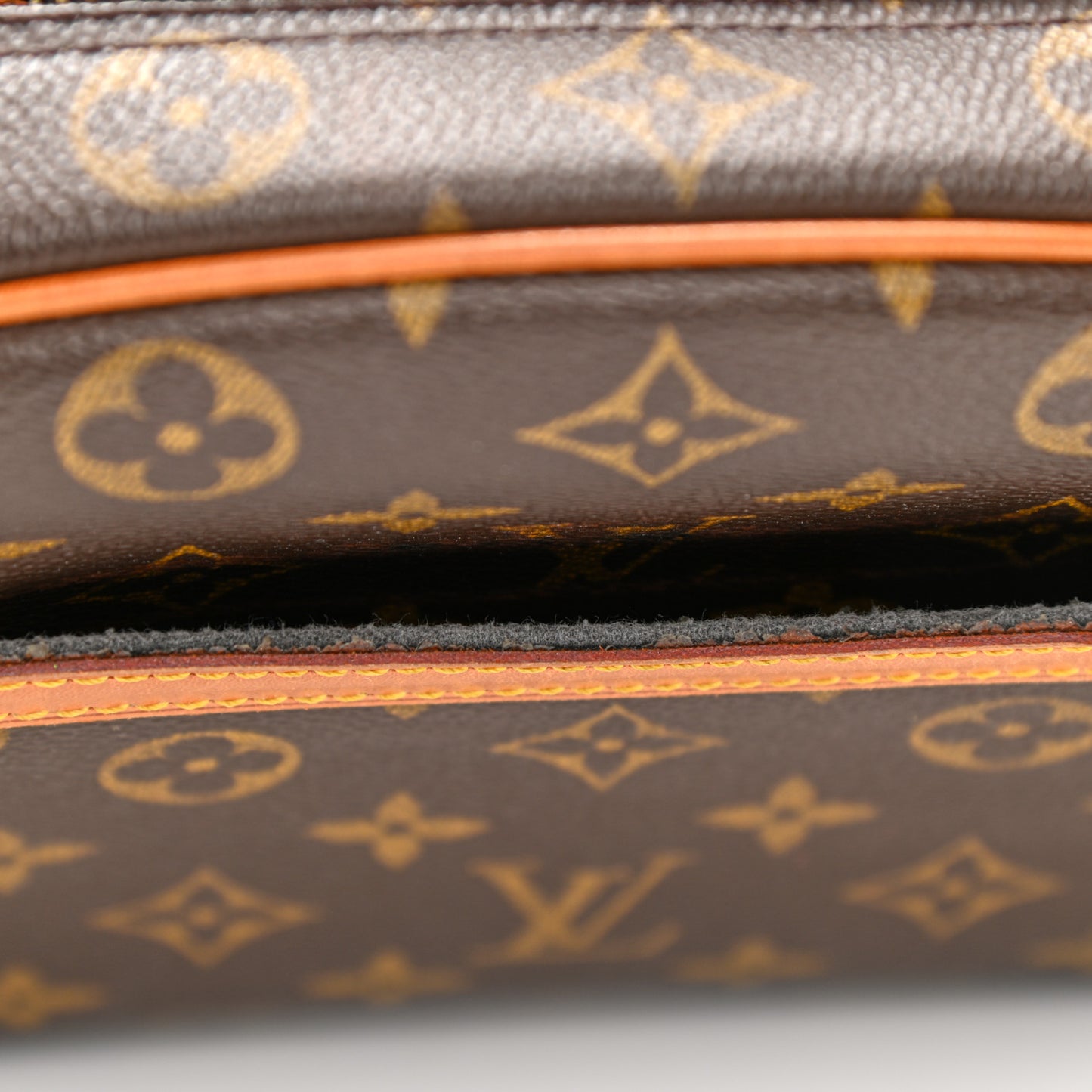 Monogram Blois