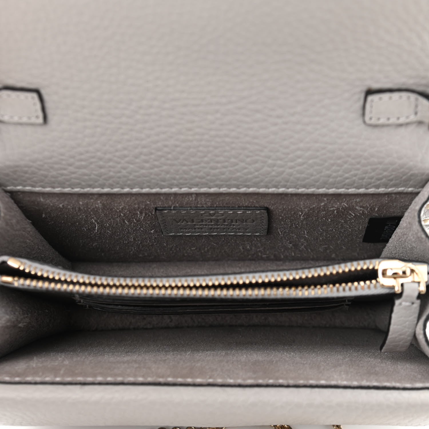 Valentino Garavani Pebbled Calfskin Rockstud Wallet on Chain Pastel Grey 6 of 10