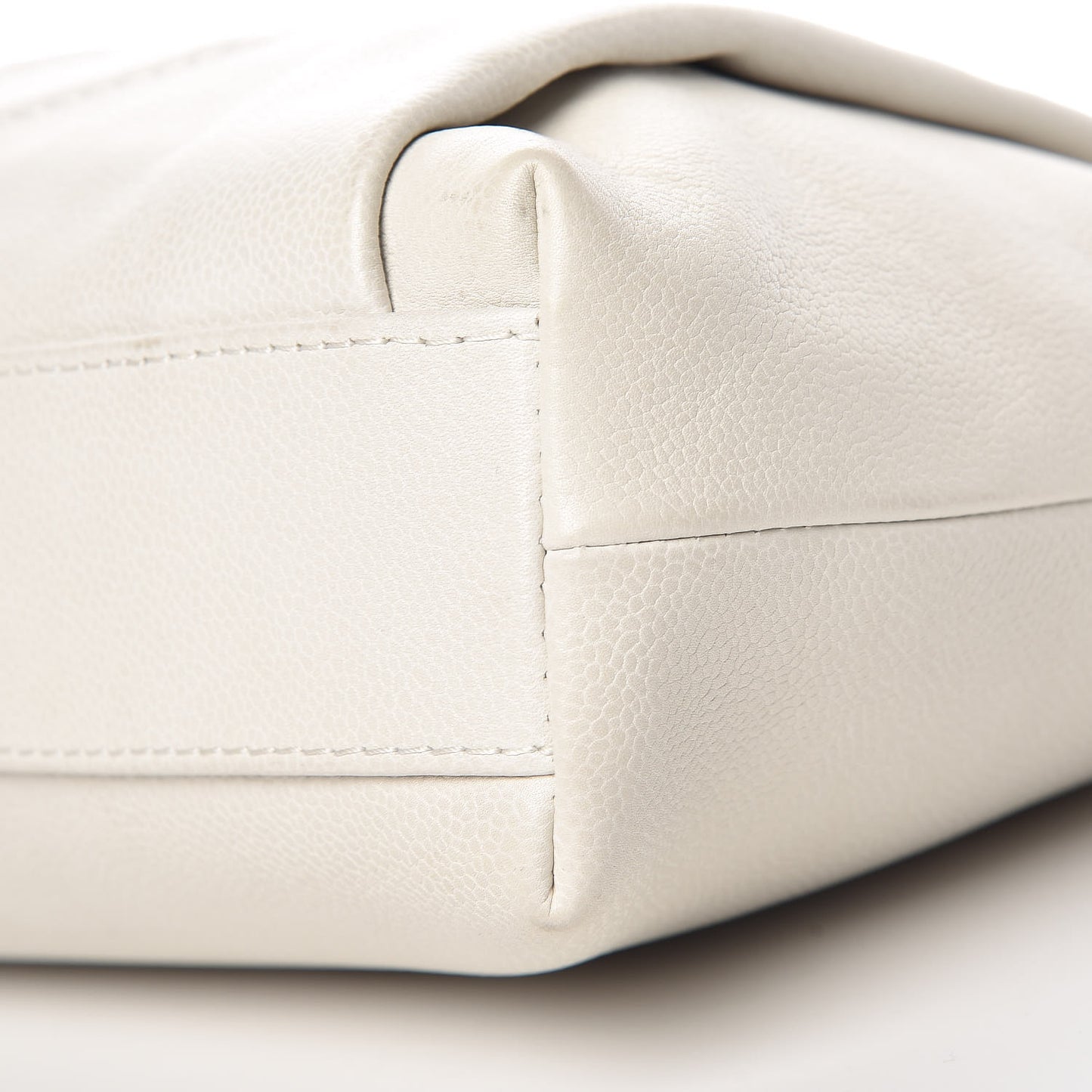 Caviar Large CC Tuck Tote Ivory