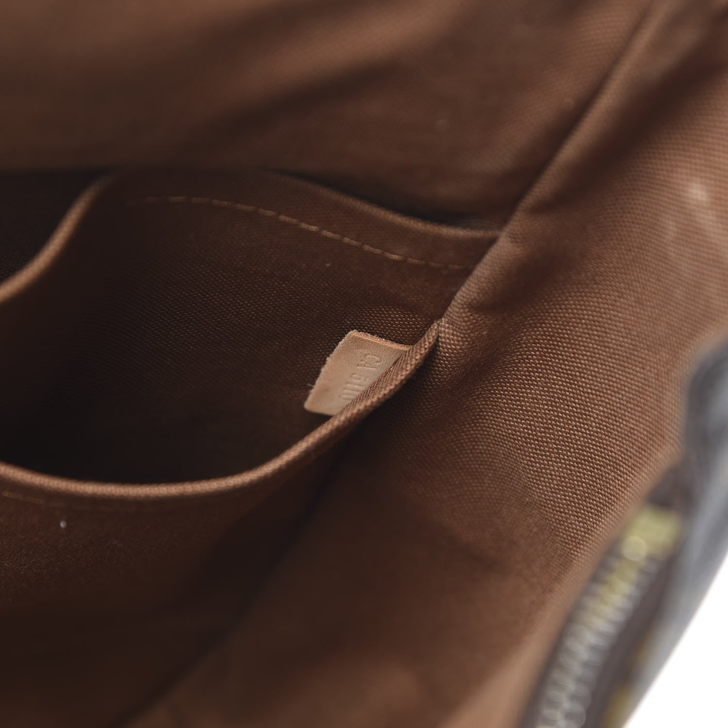 Louis Vuitton Monogram Beaubourg MM Messenger Bag 7 of 10