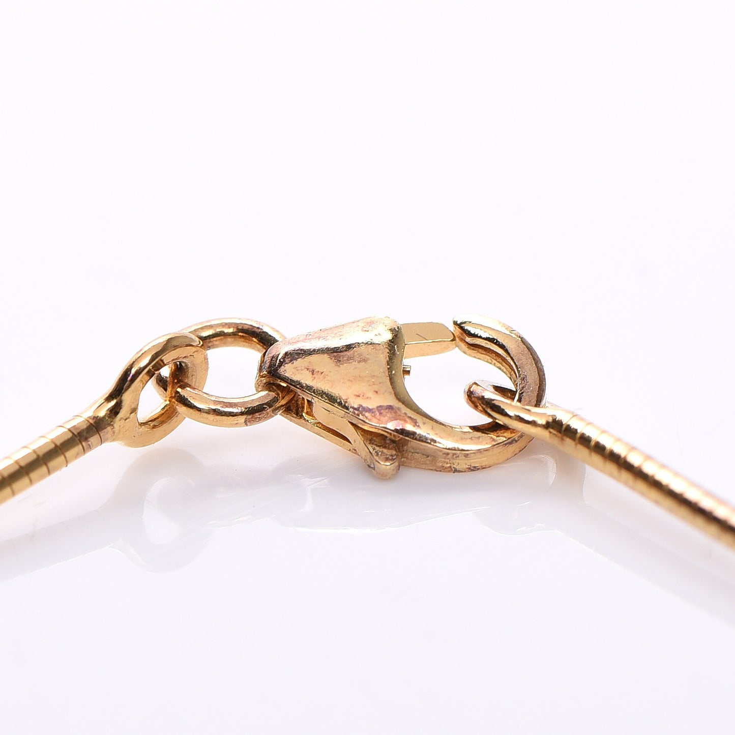 Lacquered Gold Pop H Pendant Necklace Corail