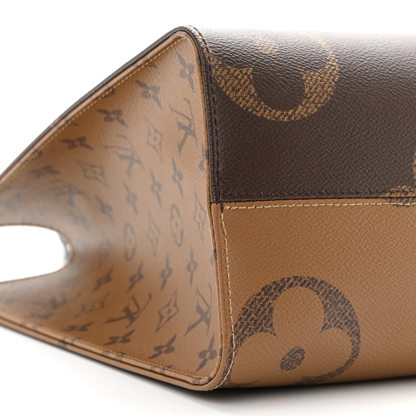 Reverse Monogram Giant Onthego MM