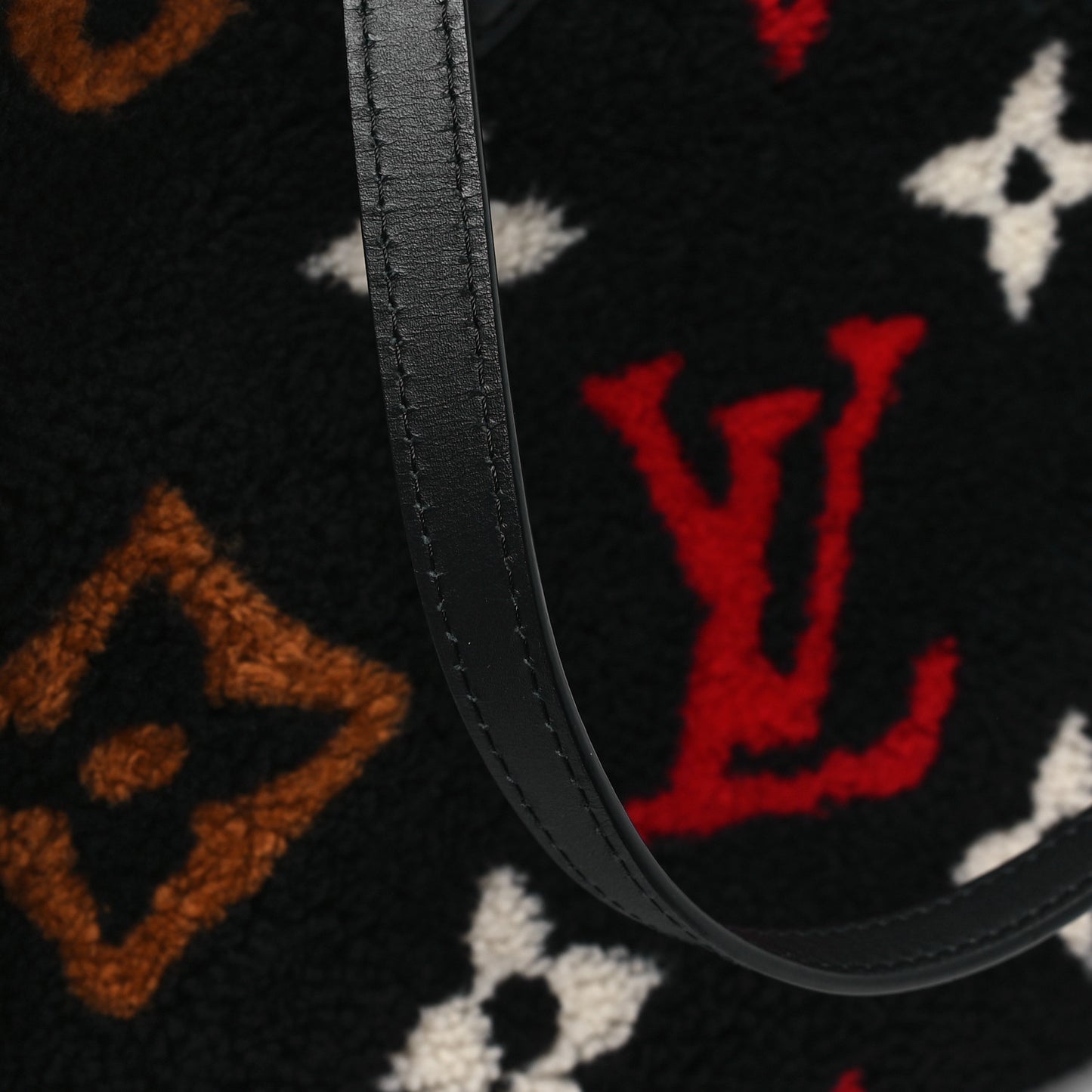 Shearling Monogram Giant Teddy Onthego GM Black Red