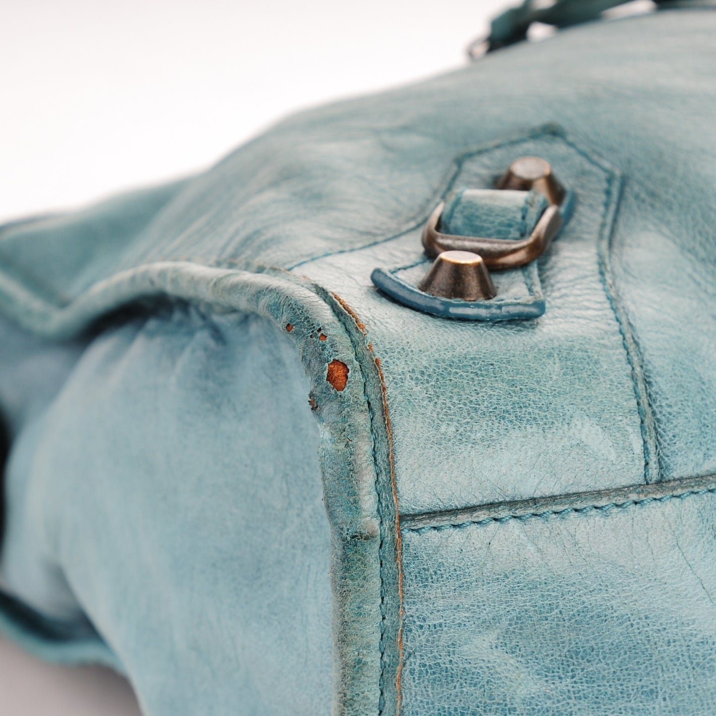 Chevre Classic Hardware City Bleu India