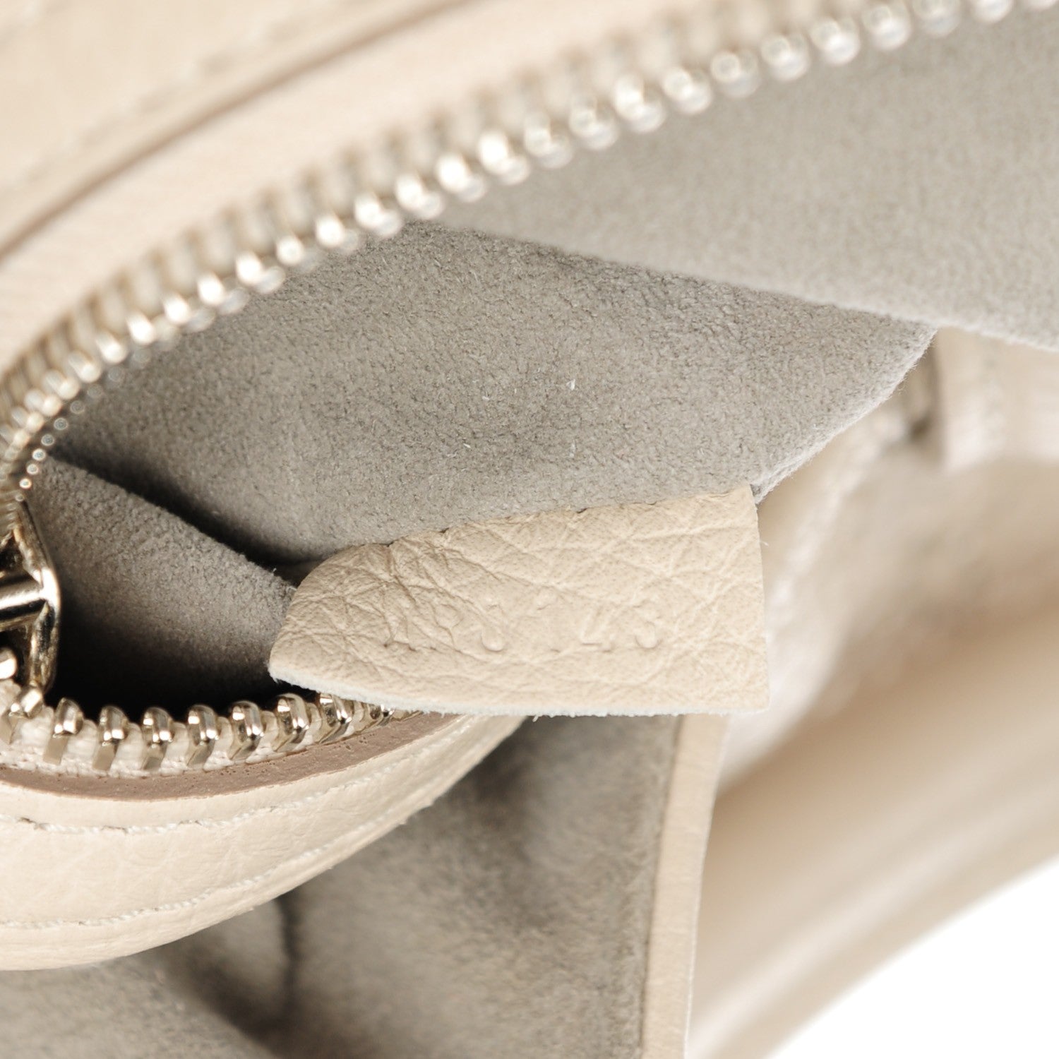 Louis Vuitton Mahina L Ivory 8 of 8