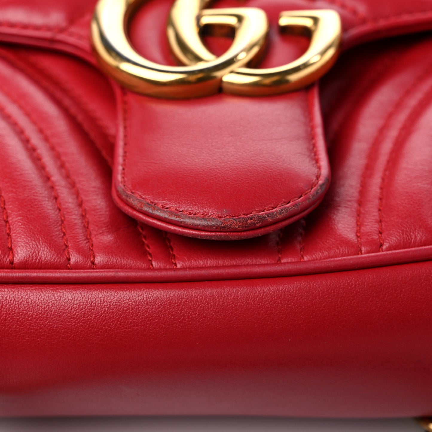 Calfskin Matelasse Small GG Marmont Shoulder Bag Hibiscus Red
