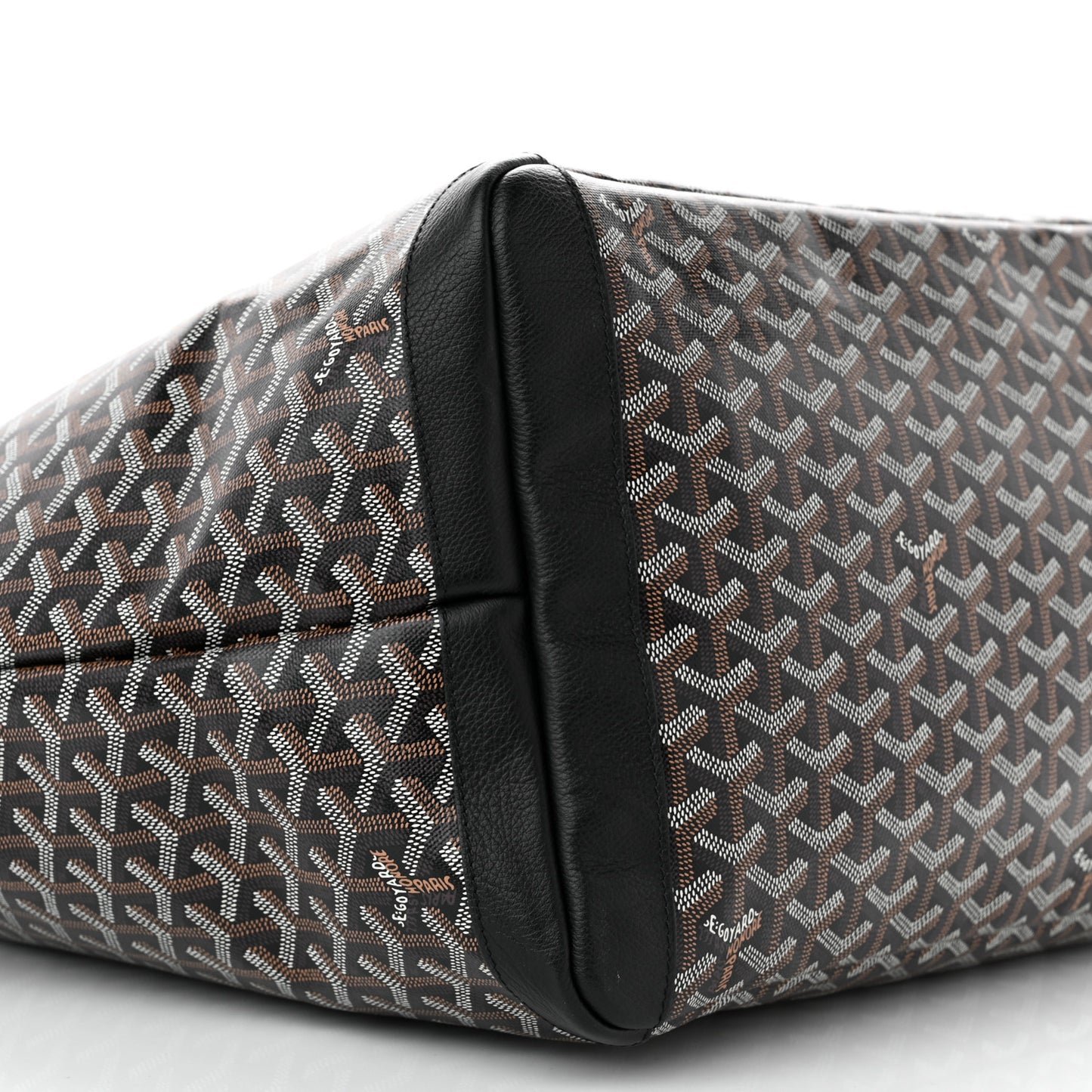 Goyardine Artois GM Black