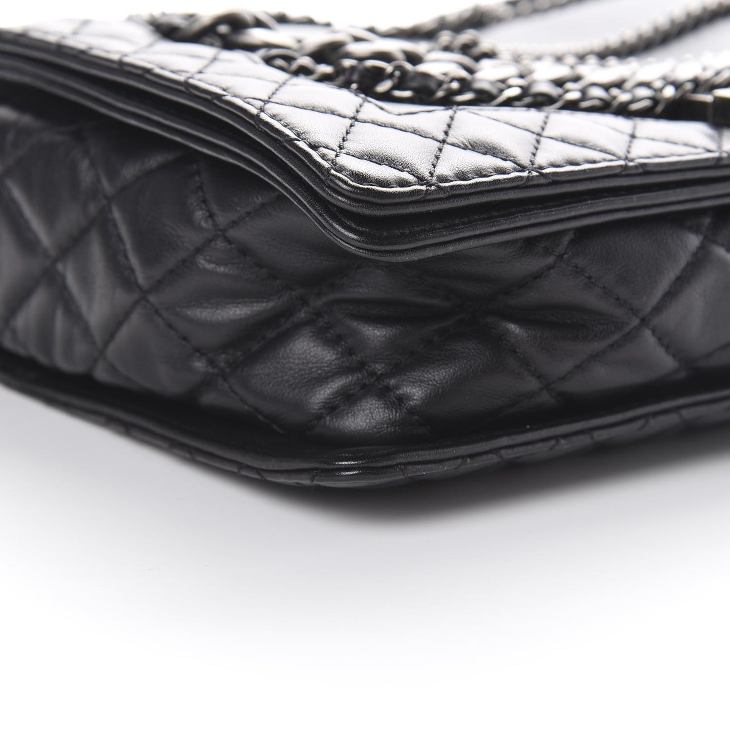 Calfskin Enchained Medium Boy Flap Black