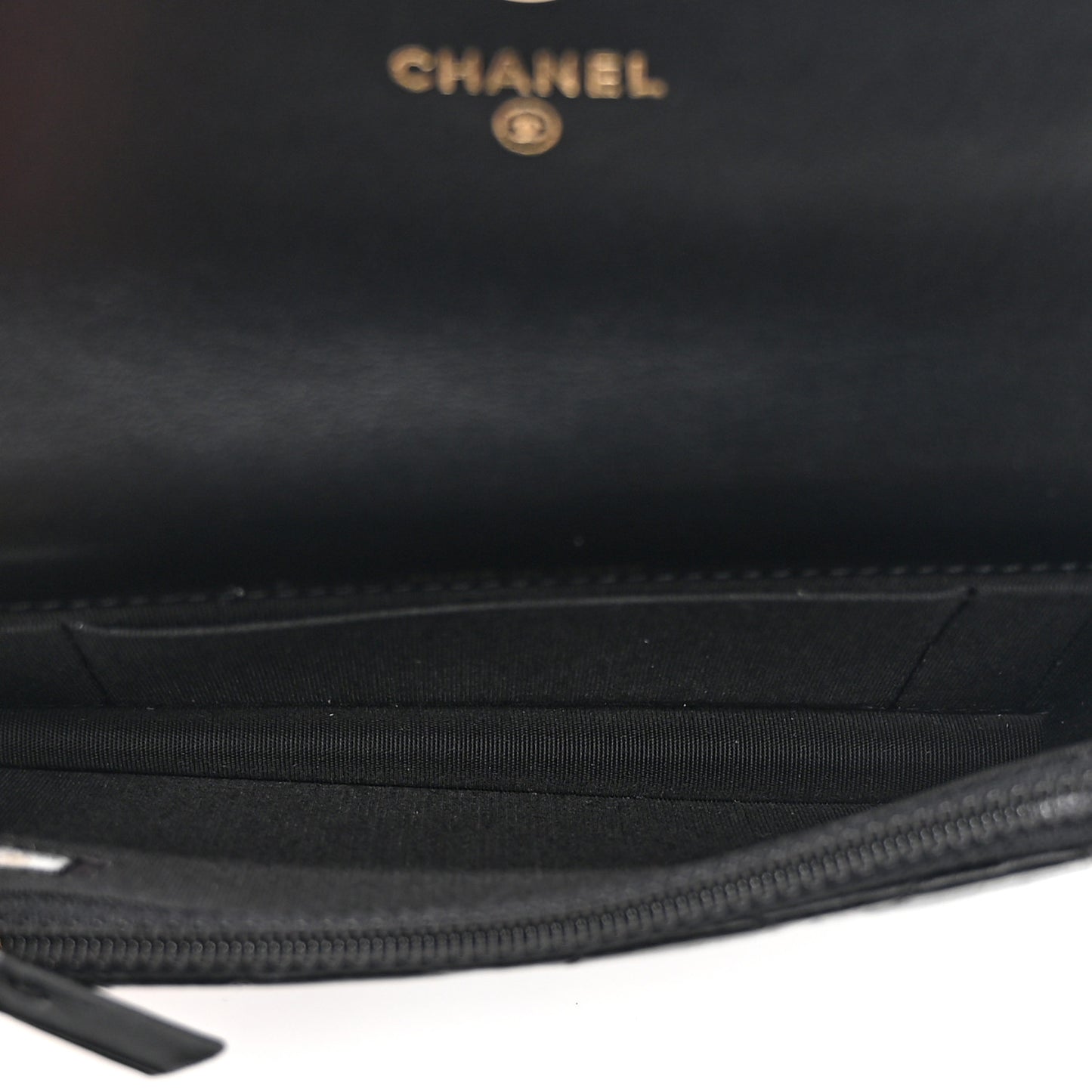 Calfskin Quilted Maxi Pearls Clutch With Chain Black