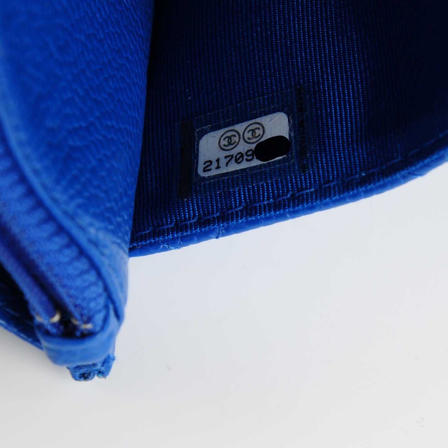 Caviar Quilted Wallet On Chain WOC Blue