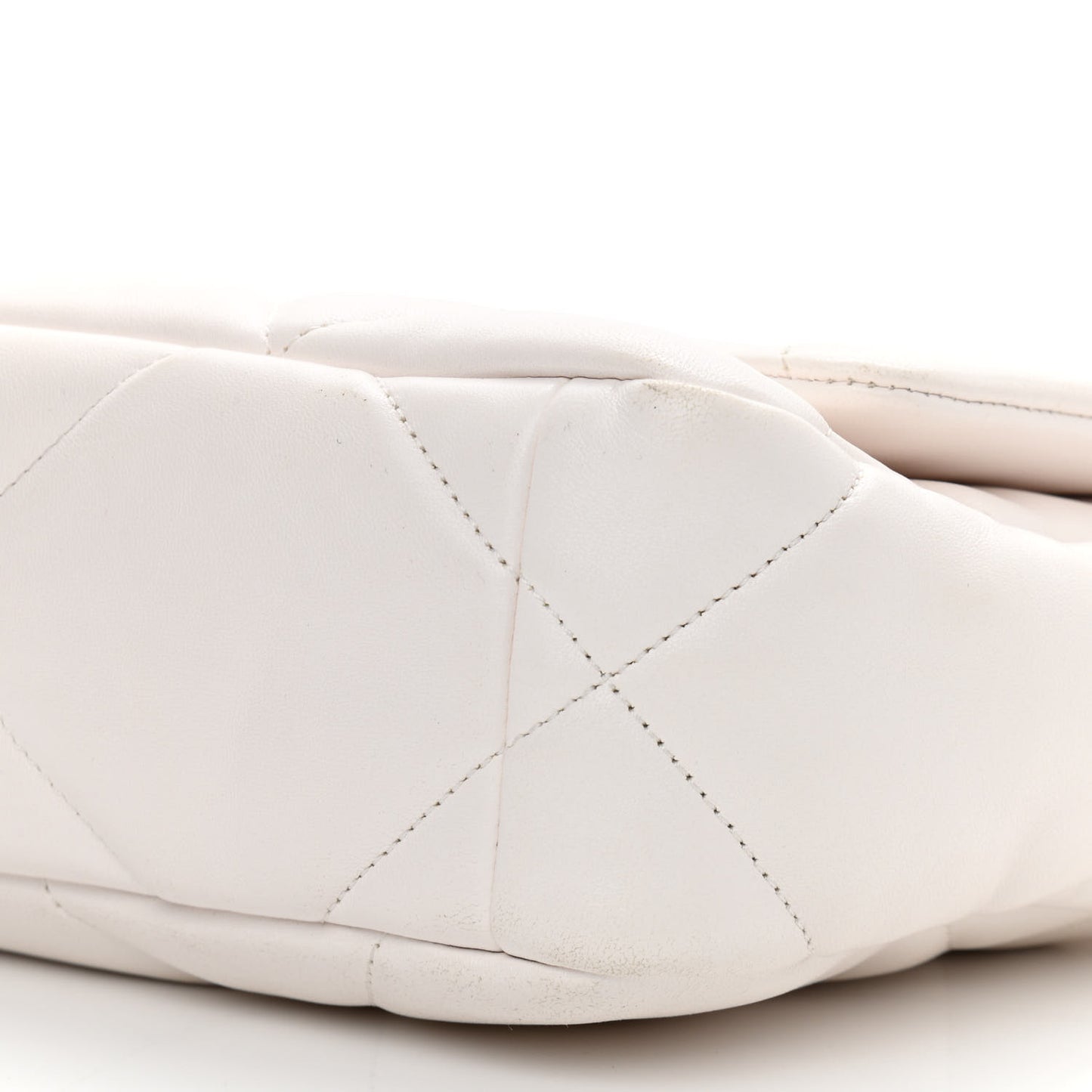 Lambskin Quilted Medium Chanel 19 Flap White