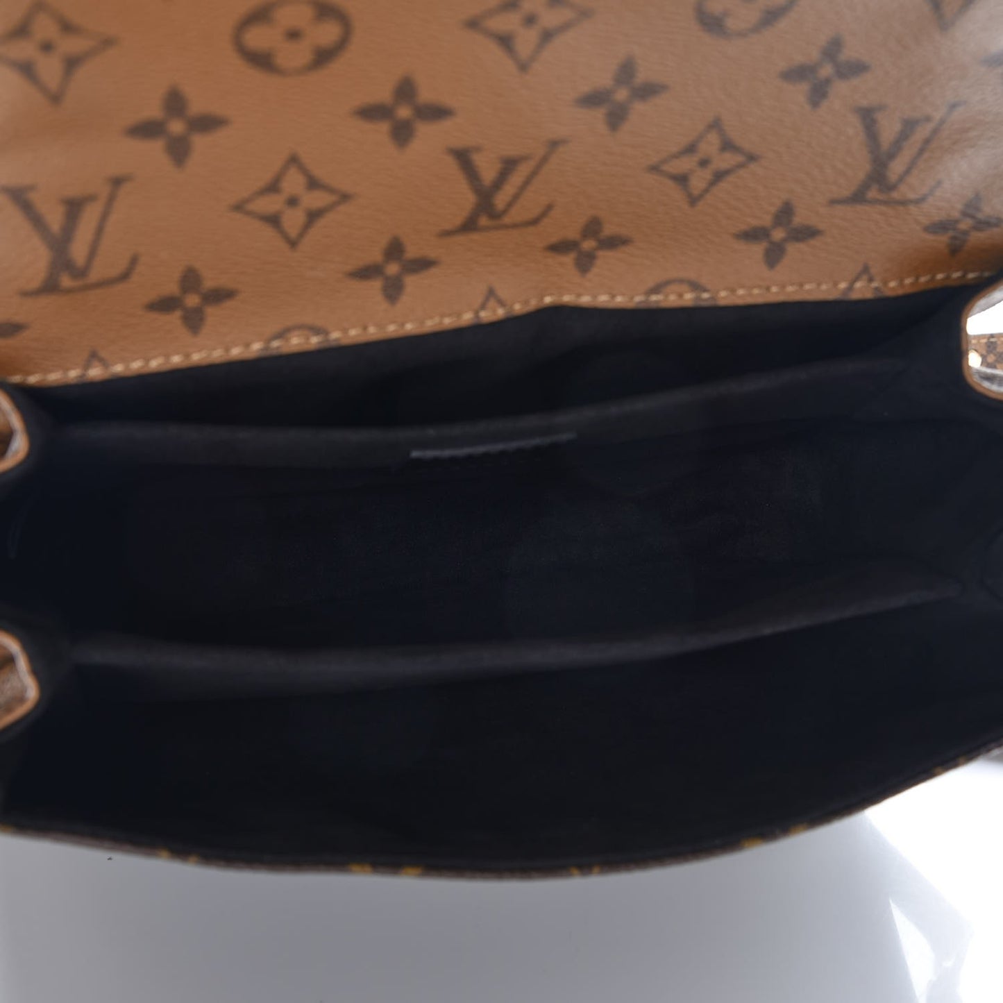 Reverse Monogram Pochette Metis