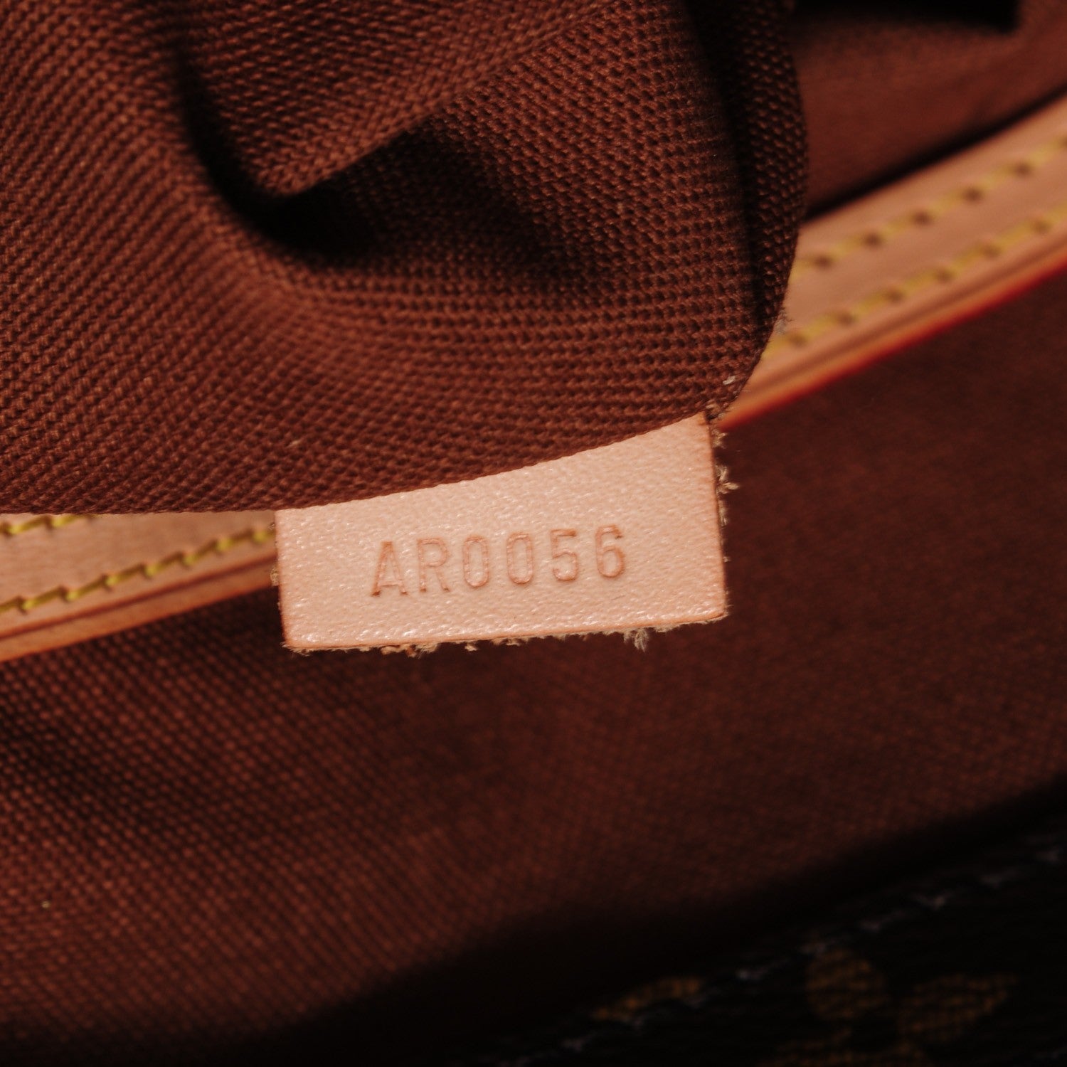 Louis Vuitton Monogram Cabas Mezzo 7 of 7