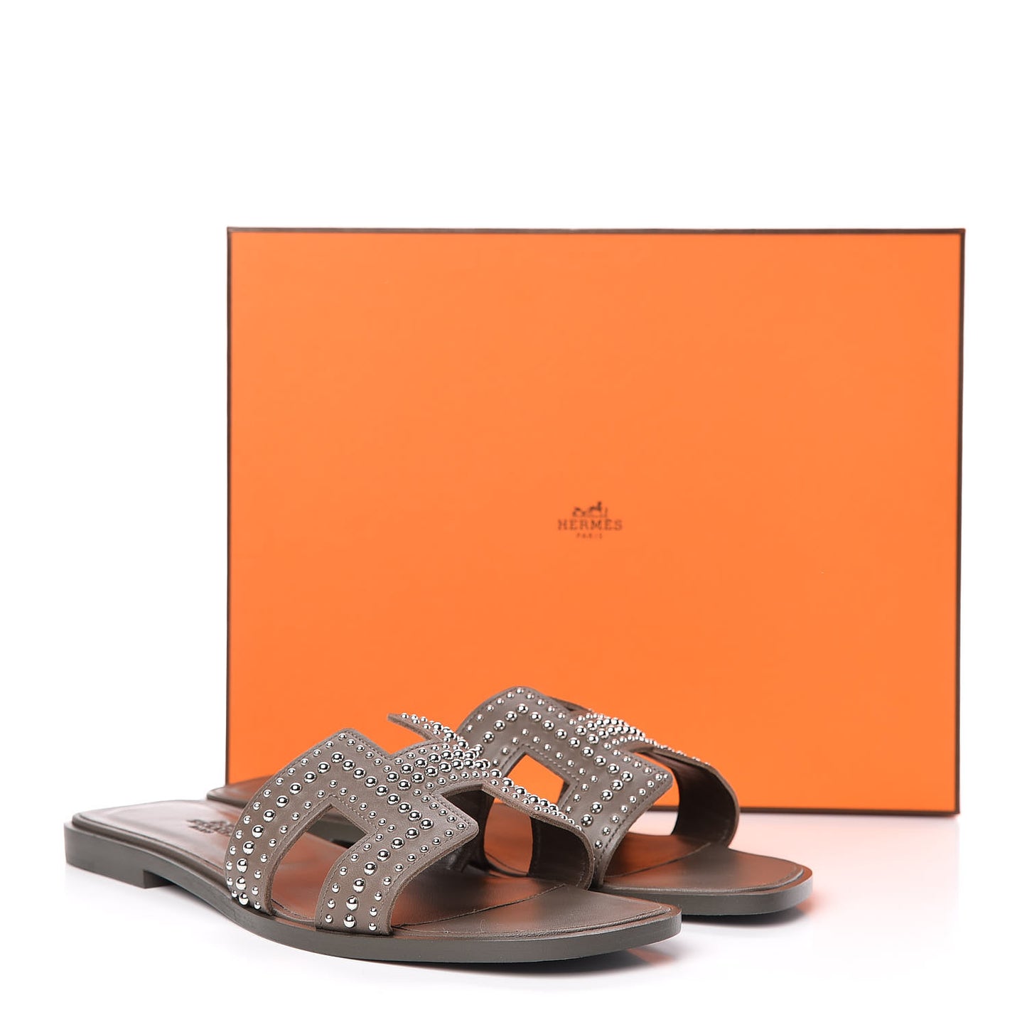 Calfskin Studded Oran Sandals 38 Gris Galet