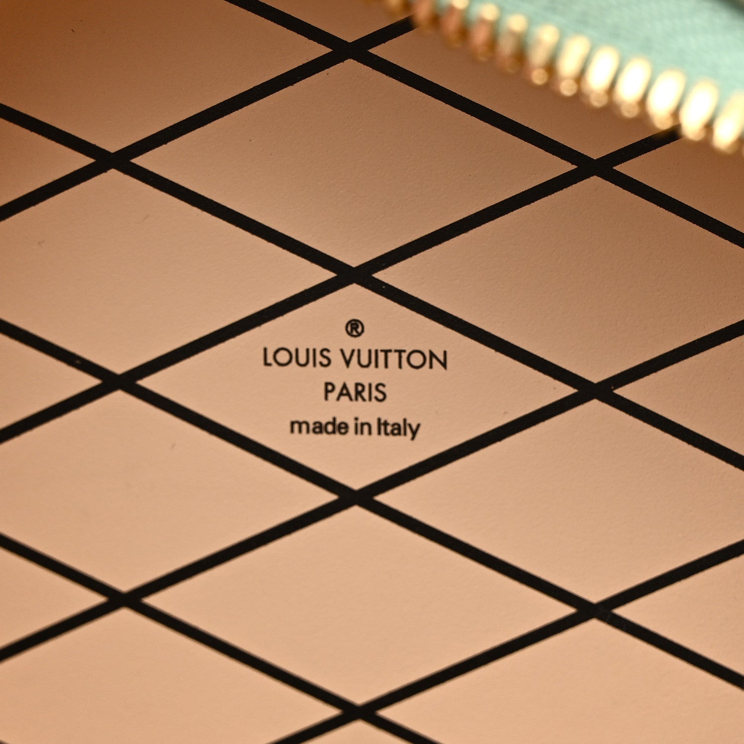 Louis Vuitton Alligator Mini Boite Chapeau 6 of 10