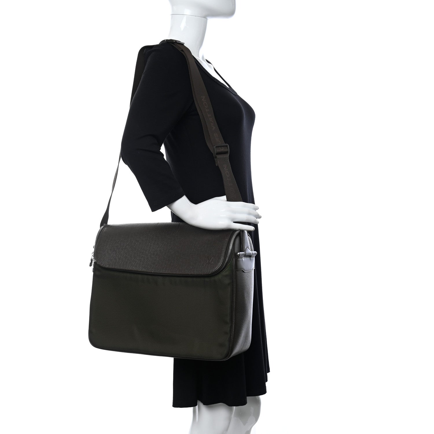 Louis Vuitton Taiga Taimyr Messenger Bag Grizzli 3 of 6