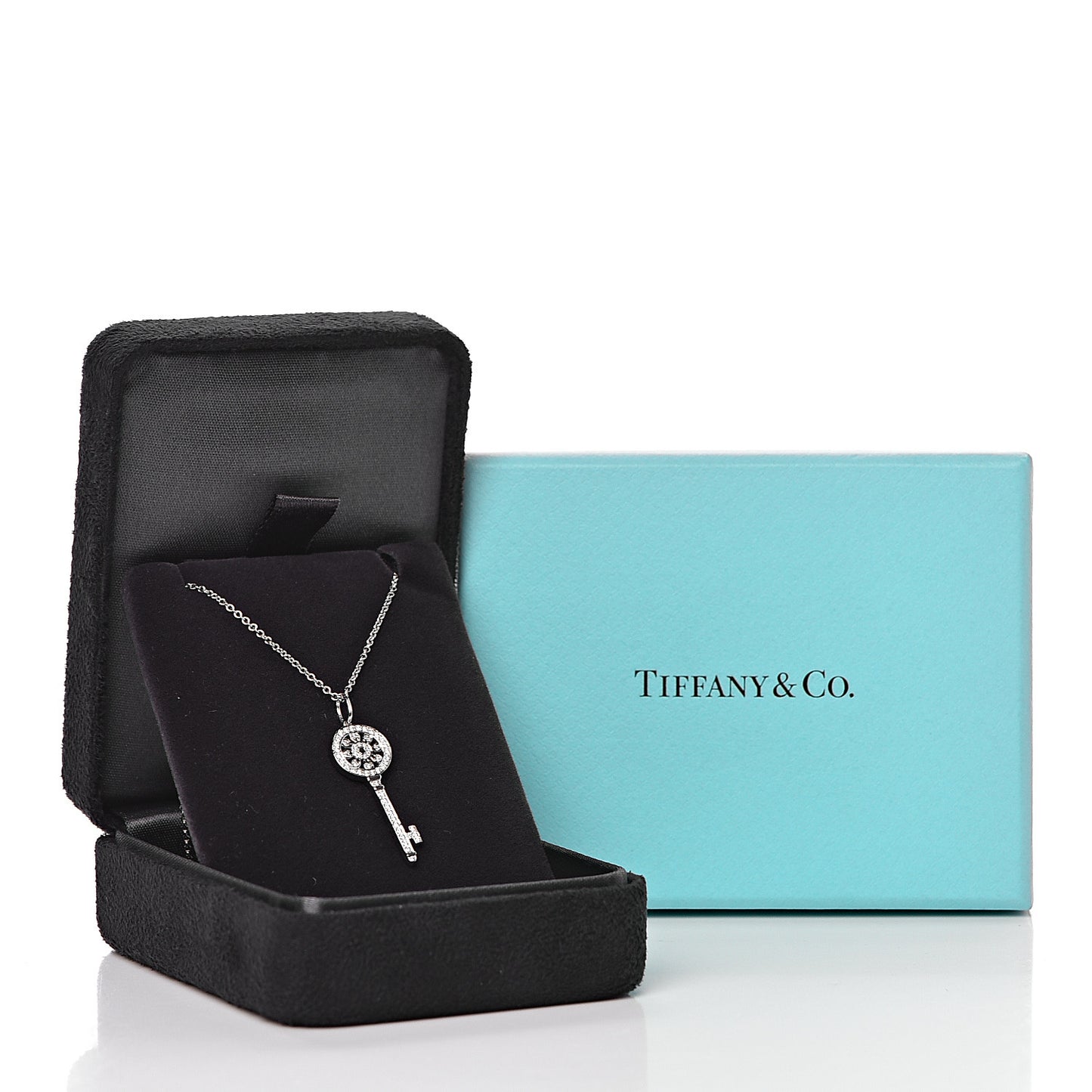 18K White Gold Diamond Mini Petals Key Pendant