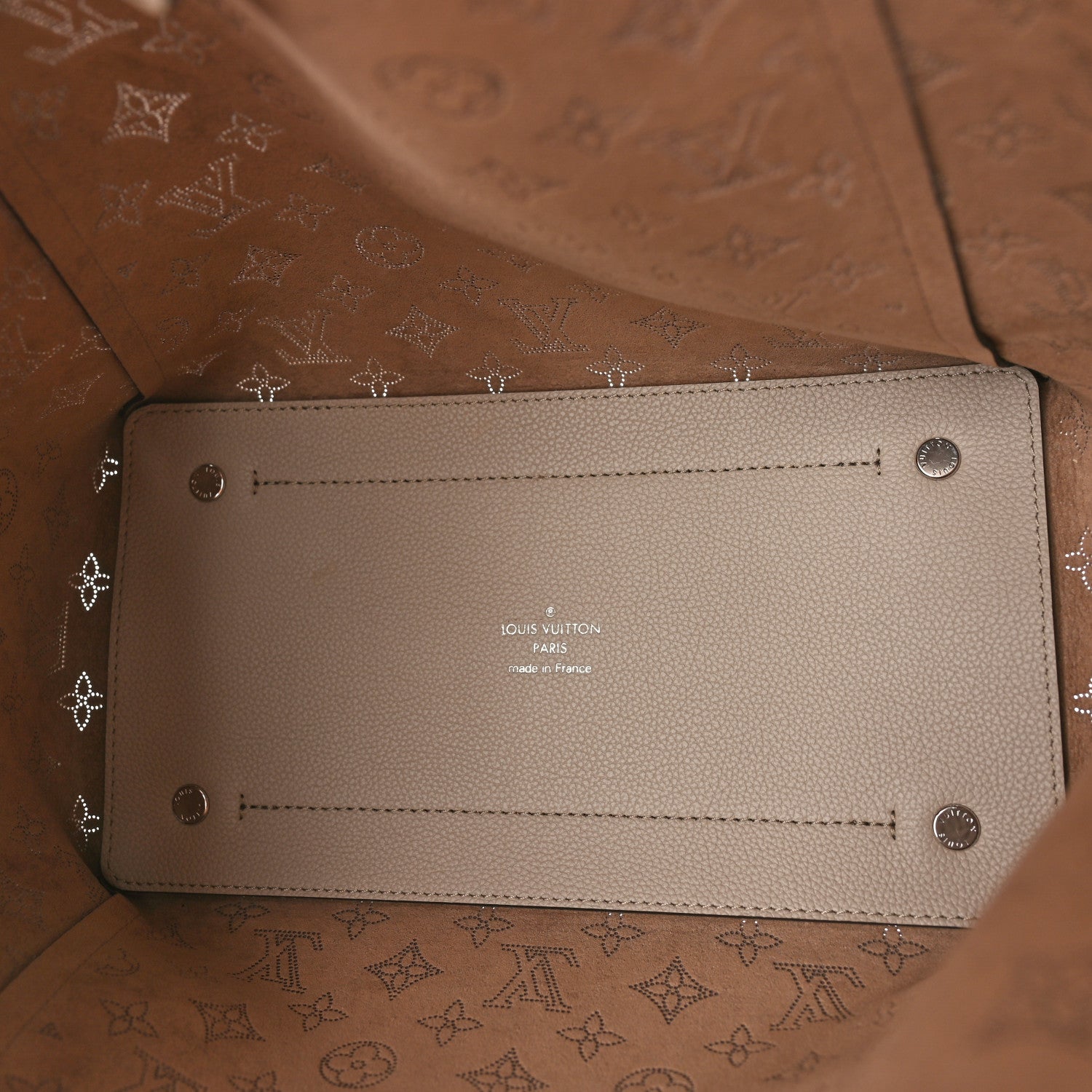 Louis Vuitton Mahina Hina MM Galet 6 of 9