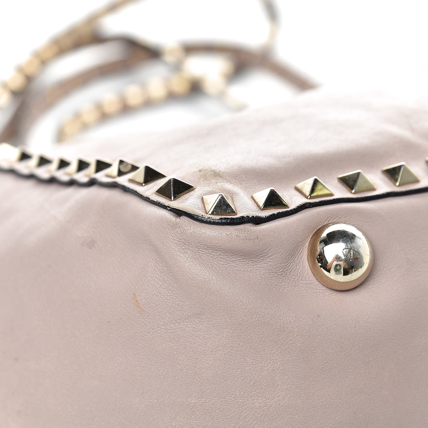Vitello Medium Rockstud Tote Poudre